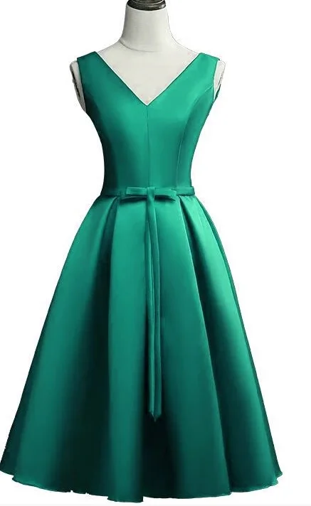 Lovely Green Satin Short homecoming Party Dress, V-Neckline Bridesmaid Dress  cg9504 Turtleneck Neckline Stylish