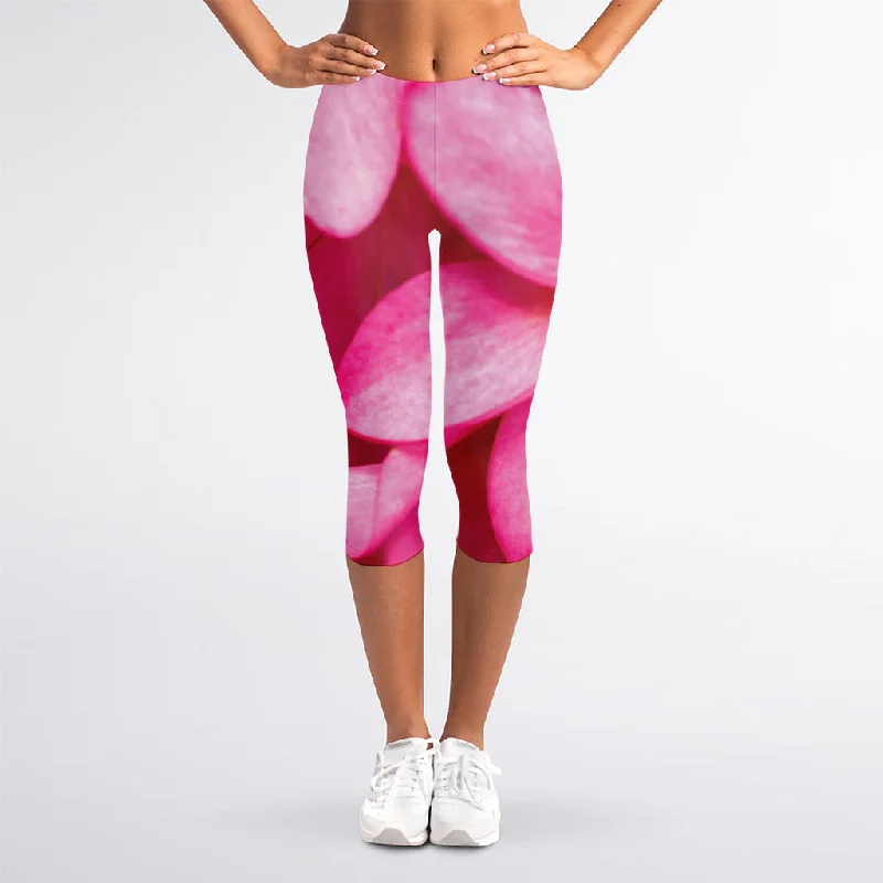 Pink Plumeria Flower Print Women's Capri Leggings Fashionable Seamless Leggings